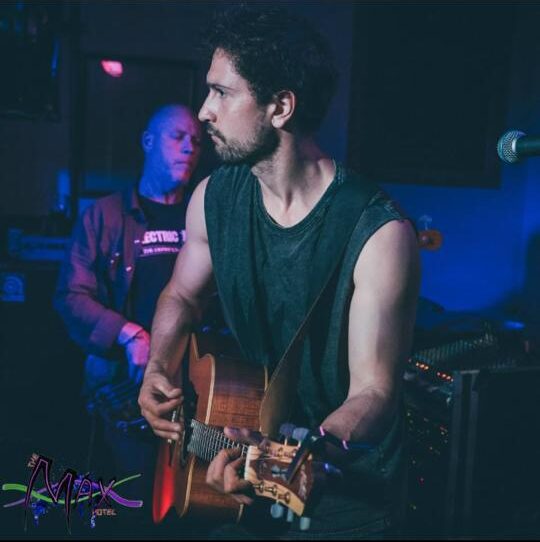Joey Bazzano – Vocals & Rhythm Guitar